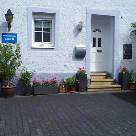 Ferienwohnung Ehlen Im Alten Winzerhaus Zeltingen-Rachtig Exteriör bild