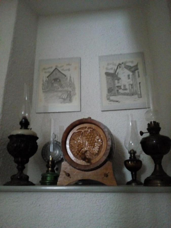 Ferienwohnung Ehlen Im Alten Winzerhaus Zeltingen-Rachtig Exteriör bild