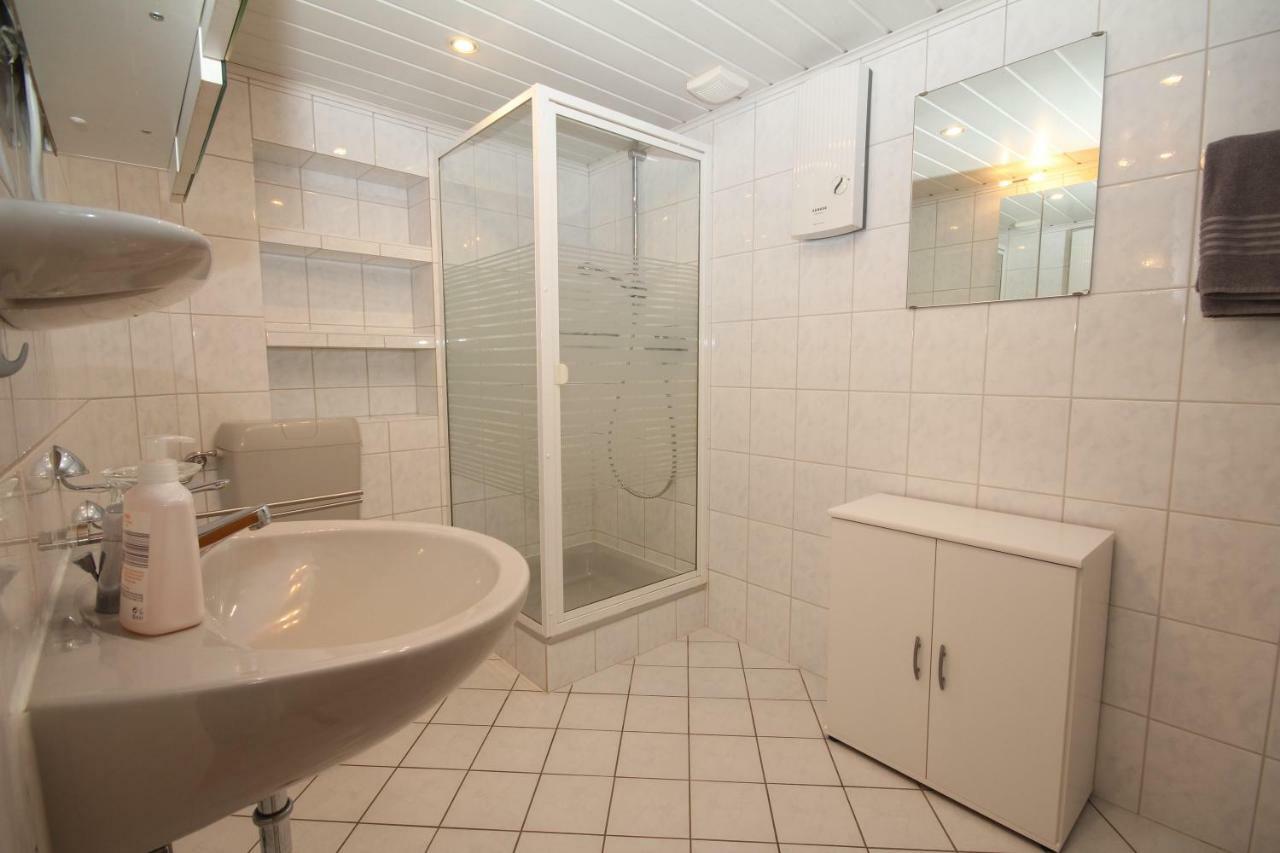 Ferienwohnung Ehlen Im Alten Winzerhaus Zeltingen-Rachtig Exteriör bild